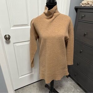 Aritzia - Babaton Sweater